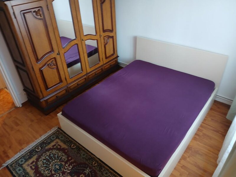 Drumul Taberei, apropiere Plaza si Piata Moghioros, semistradal,